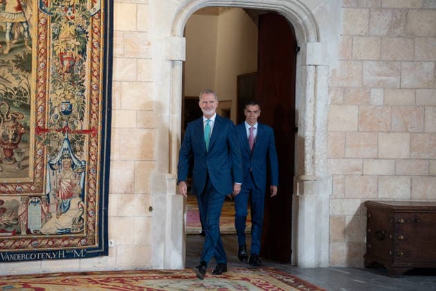 The King Meets with Pedro Sánchez in Mallorca King Felipe VI during a meeting with Prime Minister Pedro Sánchez at the Almudaina Royal Palace on July 29, 2026, in Palma de Mallorca, Balearic Islands, Spain July 29, 2026 WORKING MEETING KING ROYAL FAMILY PALMA Javier Ferná Palma de Mallorca Balearic Islands Palma de Mallorca Balearic Islands Spain  Copyright: xJavierxFernandezx 7694327