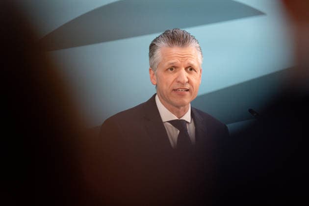 Pressestatement, Sondersitzung, CDU CSU-Bundestagsfraktion Bundestag, Jakob-Kaiser-Haus, Pressestatement, Sondersitzung, CDU CSU-Bundestagsfraktion, Fraktionsvorsitzender, Thorsten Frei Berlin Berlin GER *** Press Statement, Special Session, CDU CSU Parliamentary Group in the Bundestag, Jakob Kaiser House, Press Statement, Special Session, CDU CSU Parliamentary Group in the Bundestag, Parliamentary Group Chair, Thorsten Frei, Berlin, Berlin, GER