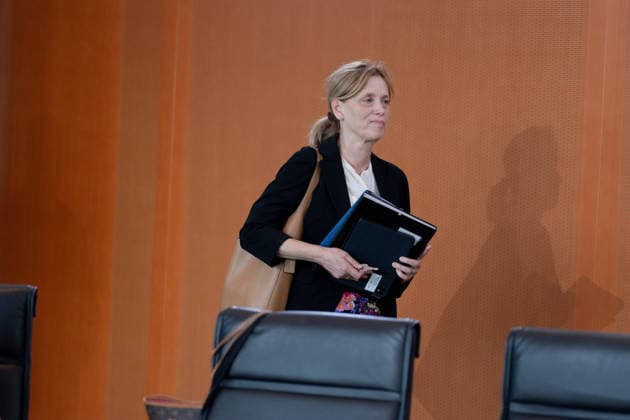 Kabinettssitzung, Kanzleramt Berlin, Kabinettssitzung, Bundeskanzleramt Karin Prien, Bundesministerin, Bildung, Familie Berlin Berlin GER *** Cabinet meeting, Chancellery, Berlin; Cabinet meeting, Federal Chancellery; Karin Prien, Federal Minister of Education and Family Affairs, Berlin, Berlin, GER