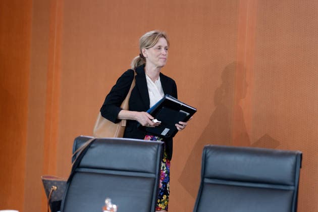 Kabinettssitzung, Kanzleramt Berlin, Kabinettssitzung, Bundeskanzleramt Karin Prien, Bundesministerin, Bildung, Familie Berlin Berlin GER *** Cabinet meeting, Chancellery, Berlin; Cabinet meeting, Federal Chancellery; Karin Prien, Federal Minister of Education and Family Affairs, Berlin, Berlin, GER