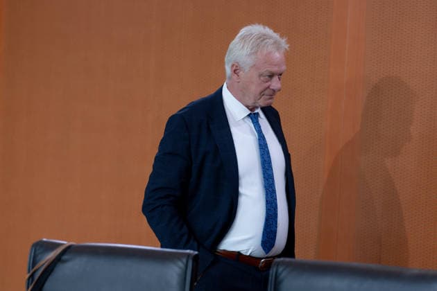 Kabinettssitzung, Kanzleramt Berlin, Kabinettssitzung, Bundeskanzleramt Alois Rainer, Bundesminister, Ernährung, Landwirtschaft Berlin Berlin GER *** Cabinet meeting, Chancellery, Berlin; Cabinet meeting, Federal Chancellery; Alois Rainer, Federal Minister of Food and Agriculture; Berlin, Berlin, GER