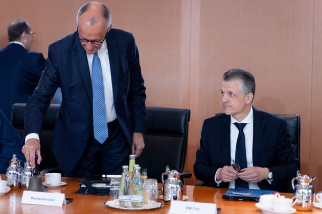 Kabinettssitzung, Kanzleramt Berlin, Kabinettssitzung, Bundeskanzleramt Bundeskanzler, Friedrich Merz Kanzleramtsminister, Thorsten Frei Berlin Berlin GER *** Cabinet meeting, Chancellery, Berlin; Cabinet meeting, Federal Chancellery; Federal Chancellor, Friedrich Merz; Minister of the Chancellery, Thorsten Frei; Berlin, Berlin, GER