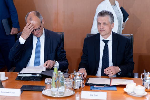 Kabinettssitzung, Kanzleramt Berlin, Kabinettssitzung, Bundeskanzleramt Bundeskanzler, Friedrich Merz Kanzleramtsminister, Thorsten Frei Berlin Berlin GER *** Cabinet meeting, Chancellery, Berlin; Cabinet meeting, Federal Chancellery; Federal Chancellor, Friedrich Merz; Minister of the Chancellery, Thorsten Frei; Berlin, Berlin, GER