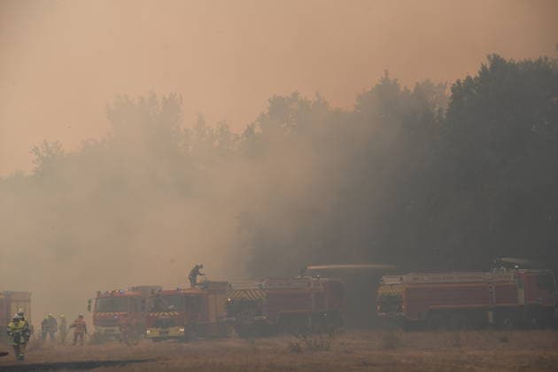 Firefighting efforts continue in Bordeaux BORDEAUX, FRANCE - JULY 29: Teams continue their efforts to extinguish the fire that broke out in the Lanton forest area from air and land in Bordeaux, France on July 29, 2026. Dragan Lekic Anadolu Bordeaux France. Editorial use only. Please get in touch for any other usage.  Copyright: x2026xAnadoluxDraganxLekicx