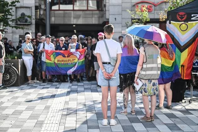 Mahnwache Queer in Herne ** NUR FÜR REDAKTIONELLE ZWECKE ** EDITORIAL USE ONLY **<p>Queer in Herne veranstaltet eine am Mittwoch, 29. Juli 2026 Mahnwache am Robert-Brauner-Platz in Herne anlässlich des Anschlages auf der CSD in Berlin. Deutschland NRW Herne Copyright: VladimirxWegener *** Queer Vigil in Herne ** FOR EDITORIAL USE ONLY ** EDITORIAL USE ONLY ** p Queer in Herne is organizing a vigil on Wednesday, July 29, 2026, at Robert Brauner Platz in Herne in response to the attack at the CSD in Berlin, Germany (North Rhine-Westphalia, Herne). Copyright VladimirxWegener Copyright: VladimirxWegener doc86xiz6y2u7di67xb1xn3 ,EDITORIAL USE ONLY