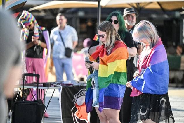 Mahnwache Queer in Herne ** NUR FÜR REDAKTIONELLE ZWECKE ** EDITORIAL USE ONLY **<p>Queer in Herne veranstaltet eine am Mittwoch, 29. Juli 2026 Mahnwache am Robert-Brauner-Platz in Herne anlässlich des Anschlages auf der CSD in Berlin. Deutschland NRW Herne Copyright: VladimirxWegener *** Queer Vigil in Herne ** FOR EDITORIAL USE ONLY ** EDITORIAL USE ONLY ** p Queer in Herne is organizing a vigil on Wednesday, July 29, 2026, at Robert Brauner Platz in Herne in response to the attack at the CSD in Berlin, Germany (North Rhine-Westphalia, Herne). Copyright VladimirxWegener Copyright: VladimirxWegener doc86xiz748wh2gaj1mvw4 ,EDITORIAL USE ONLY