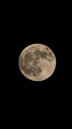 Full Moon Rises Over Ramat Gan RAMAT GAN, Israel July 29, 2026: The July full moon, known as the Buck Moon, is seen over the city of Ramat Gan, near Tel Aviv, Israel, on July 29, 2026. The moon reached its full phase at 5:35 p.m. local time. Ramat Gan IL Copyright: x xPaulinaxPatimerx xJNAxPressx