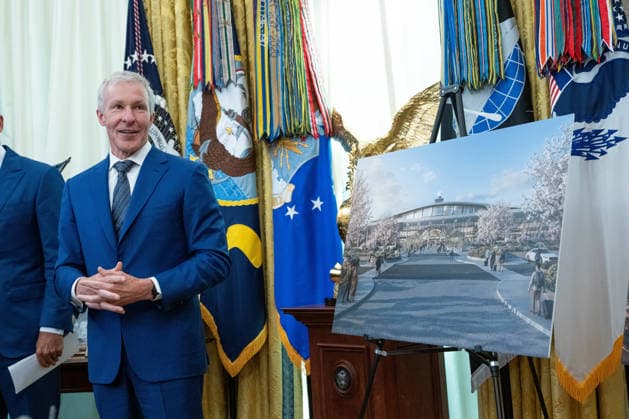 United Airlines CEO Scott Kirby speaks as President Donal Trump makes an announcement in the Oval Office of the White House in Washington, DC on Wednesday, July 29, 2026. The President is announcing a redesign and overhaul of Washington Dulles International Airport in Northern Virginia.  WASP20260729127 AaronxSchwartz