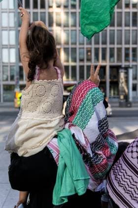 Pro-Palestinian Demonstration Held in Berlin BERLIN, Germany July 29, 2026: Pro-Palestinian demonstrators gather at Potsdamer Platz in Berlin during a rally calling for an end to the war in Gaza and expressing opposition to Germany™s policies regarding the conflict. Berlin is home to one of the largest Palestinian communities in Europe. The demonstration took place peacefully, with police present at the scene. Berlin Germany Copyright: x xAndrÃ sxTrujillox xJNAxPressx