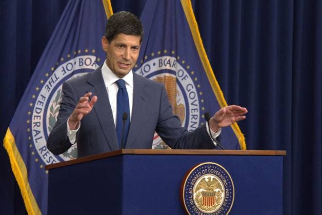 (260729) -- WASHINGTON, July 29, 2026 -- U.S. Federal Reserve Chair Kevin Warsh attends a press conference in Washington, D.C., the United States, July 29, 2026. The U.S. Federal Reserve on Wednesday kept the target range for the federal funds rate unchanged at 3.5 to 3.75 percent, as widely expected by the market. The move marks the Fed s fifth monetary policy meeting in a row with a wait-and-see stance, while expectations for an interest rate hike build up for the coming months. (Photo by Xinhua) U.S.-WASHINGTON, D.C.-FEDERAL RESERVE-INTEREST RATE UNCHANGED LixYuanqing 