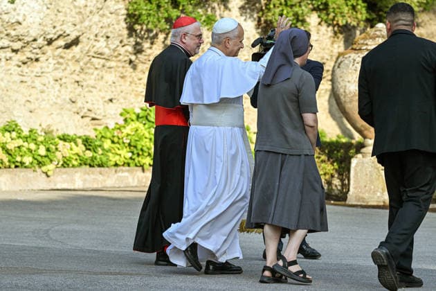 ITALY - POPE LEO XIV DURING A CONCERT IN BORGO LAUDATO SI , A 55-HECTARE EDUCATIONAL AND ENVIRONMENTAL CENTER, AT CASTEL GANDOLFO - 2026 7 29 Italy, Castel Gandolfo , Vatican, 2026 7 29 Pope Leo XIV during a concert in Borgo Laudato Si, a 55-hectare educational and environmental center, at Castel Gandolfo . EDITORIAL USE ONLY - NO BOOKS Copyright: xALESSIAxGIULIANIx