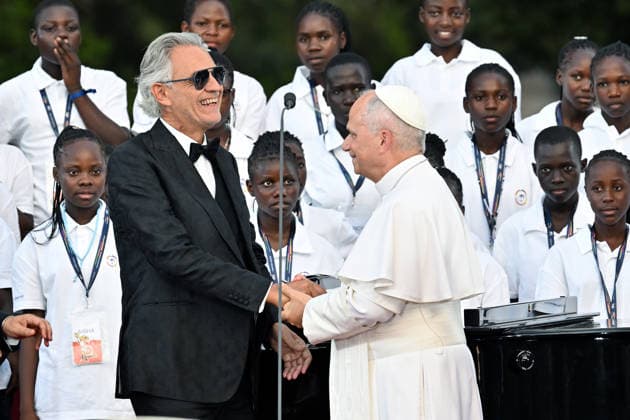 ITALY - POPE LEO XIV DURING A CONCERT IN BORGO LAUDATO SI , A 55-HECTARE EDUCATIONAL AND ENVIRONMENTAL CENTER, AT CASTEL GANDOLFO - 2026 7 29 Italy, Castel Gandolfo , Vatican, 2026 7 29 Italian singer Andrea Bocelli performs during the Canticle of Peace prayer and fraternity meeting with Pope Leo XIV at Borgo Laudato Si in Castel Gandolfo, about 30 kilometers (19 miles) southwest of Rome, Italy. EDITORIAL USE ONLY - NO BOOKS Copyright: xALESSIAxGIULIANIx