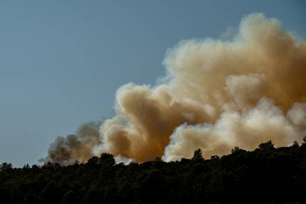 Wildfire Threatens Village Of Camps-la-Source France, Camps-la-Source, July 29, 2026 Several wildfires are affecting the southern part of Brignoles and threatening the village of Camps-la-Source, while the neighborhoods of Pelicon and Tombarel are subject to an evacuation order issued by the Var Prefecture to the Brignoles Exhibition Hall in Camps-la-Source, France, on July 29, 2026. Photo by Laurent Coust ABACAPRESS.COM Camps-la-Source France  Copyright: xCoustxLaurent ABACAx