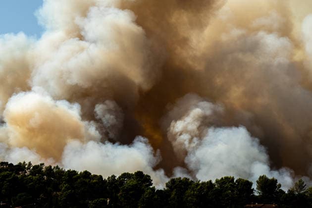 Wildfire Threatens Village Of Camps-la-Source France, Camps-la-Source, July 29, 2026 Several wildfires are affecting the southern part of Brignoles and threatening the village of Camps-la-Source, while the neighborhoods of Pelicon and Tombarel are subject to an evacuation order issued by the Var Prefecture to the Brignoles Exhibition Hall in Camps-la-Source, France, on July 29, 2026. Photo by Laurent Coust ABACAPRESS.COM Camps-la-Source France  Copyright: xCoustxLaurent ABACAx