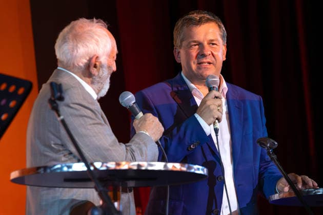 Sven Schulze und Dieter Hallervorden bei KUNST braucht FREIHEIT in Magdeburg Magdeburg, Sachsen-Anhalt, Deutschland, 29.07.2026: Ministerpräsident Sven Schulze (CDU) und Schauspieler sowie Kabarettist Prof. Dieter Hallervorden gestalten den Gesprächsabend KUNST braucht FREIHEIT im Oli-Kino in Magdeburg. Im Mittelpunkt der von der CDU Sachsen-Anhalt initiierten Veranstaltungsreihe stehen Kunstfreiheit, Meinungsfreiheit, Demokratie sowie die Bedeutung von Kunst und Kultur für den gesellschaftlichen Zusammenhalt. Magdeburg Deutschland Sachsen-Anhalt *** Sven Schulze and Dieter Hallervorden at ART Needs FREEDOM in Magdeburg, Magdeburg, Saxony-Anhalt, Germany, July 29, 2026. Minister President Sven Schulze (CDU) and actor and c