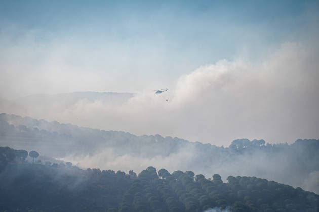 Firefighters battle forest fire for second day in Balikesir s Gomec district BALIKESIR, TURKIYE - JULY 30: Aerial and ground firefighting operations continue for a second day to contain a forest fire in the Gomec district of Balikesir, Turkiye, on July 30, 2026. Sergen Sezgin Anadolu Balikesir Turkey. Editorial use only. Please get in touch for any other usage.  Copyright: x2026xAnadoluxSergenxSezginx