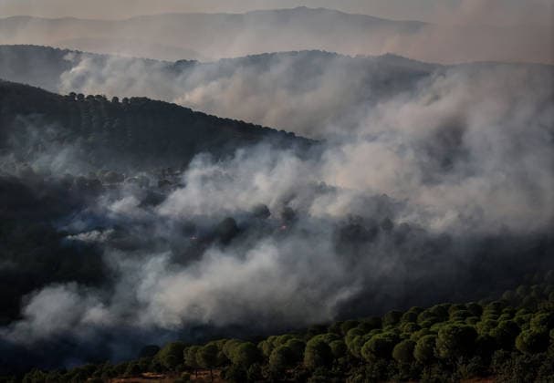 Firefighters battle forest fire for second day in Balikesir s Gomec district BALIKESIR, TURKIYE - JULY 30: Aerial and ground firefighting operations continue for a second day to contain a forest fire in the Gomec district of Balikesir, Turkiye, on July 30, 2026. Sergen Sezgin Anadolu Balikesir Turkey. Editorial use only. Please get in touch for any other usage.  Copyright: x2026xAnadoluxSergenxSezginx