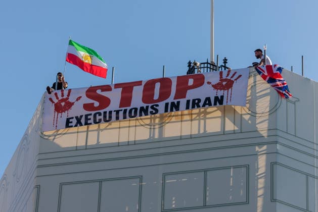 Stop Executions in Iran Protest, London, UK Piccadilly Circus, London, UK. 30th July 2026. Iranian freedom advocates stage a public protest in London s Piccadilly Circus, displaying a large banner reading STOP EXECUTIONS IN IRAN, along with the Iranian Lion and Sun and UK Union flags, urging the international community to pay greater attention to the use of the death penalty in Iran and to support efforts aimed at ending executions., Credit:Photo by Amanda Rose Amanda Rose Avalon United Kingdom, Westminster, London, Piccadilly Circus  Copyright: xPhotoxbyxAmandaxRosex xAmandaxRosex xAvalonx 1119677660
