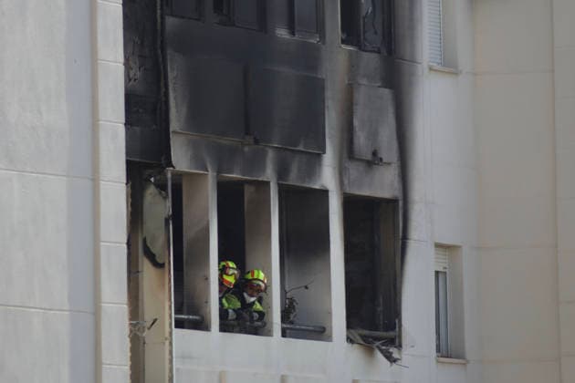 Two Children Die in a House Fire in Benalmádena, Málaga Photo of the burned-out house in Benalmádena, where two children died On July 30, 2026, in Benalmádena, Málaga, Andalusia, Spain Two children, ages 10 and 15, died on Thursday following a fire that broke out in a home in Arroyo de la Miel in the Malaga town of Benalmádena, according to a report from 112, part of the Andalusian Emergency Agency, and the town’s municipal government. July 30, 2026 Álex Barba July 30, 2026 Benalmádena, Málaga, Andalusia, Benalmádena, Málaga, Andalusia, Spain  Copyright: xÃlexxBarbax 7694903