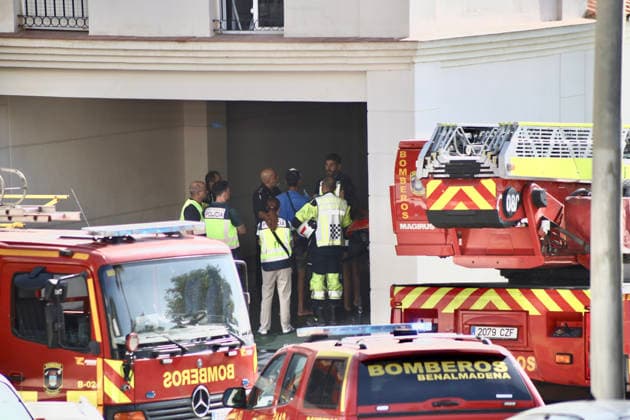 Two Children Die in a House Fire in Benalmádena, Málaga Photo of emergency services at the burned-out house in Benalmádena, where two children died. July 30, 2026, in Benalmádena, Málaga, Andalusia, Spain Two children, ages 10 and 15, died on Thursday following a fire that broke out in a home in Arroyo de la Miel in the town of Benalmádena, Málaga, according to a report from 112, part of the Andalusian Emergency Agency, and the town’s city council. July 30, 2026 Álex Barba July 30, 2026 Benalmádena, Málaga, Andalusia, Benalmádena, Málaga, Andalusia, Spain  Copyright: xÃlexxBarbax 7694914