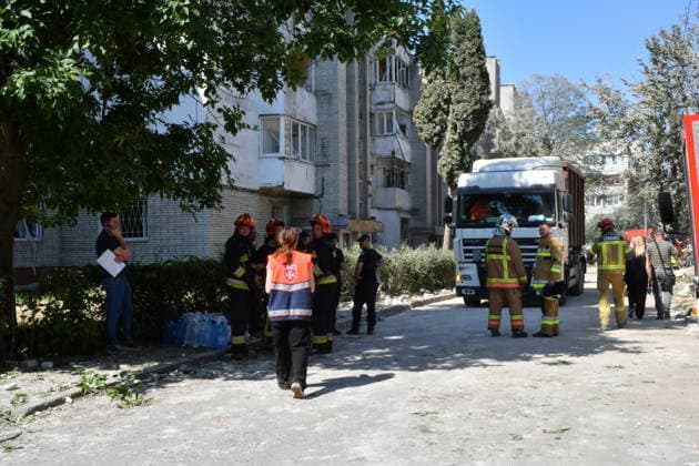 Russian overnight missile strike damages residential buildings in Lviv LVIV, UKRAINE - JULY 30: Emergency workers use heavy equipment to clear rubble from damaged apartment buildings following a Russian missile attack in Lviv, Ukraine, on July 30, 2026. The overnight strike hit residential areas, damaging 21 houses, vehicles, a kindergarten, and a school, leaving 31 people injured and two others missing as search operations continue. Olena Znak Anadolu Lviv Ukraine. Editorial use only. Please get in touch for any other usage.  Copyright: x2026xAnadoluxOlenaxZnakx