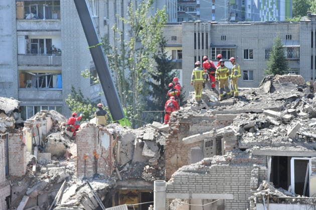 Russian overnight missile strike damages residential buildings in Lviv LVIV, UKRAINE - JULY 30: Emergency workers work with heavy equipment to clear the rubble of apartment buildings following a Russian missile attack in Lviv, Ukraine, on July 30, 2026. The overnight strike hit residential areas, damaging 21 houses, vehicles, a kindergarten, and a school, leaving 31 people injured and two others missing as search operations continue. Olena Znak Anadolu Lviv Ukraine. Editorial use only. Please get in touch for any other usage.  Copyright: x2026xAnadoluxOlenaxZnakx