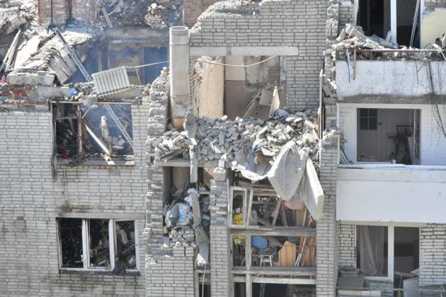 Russian overnight missile strike damages residential buildings in Lviv LVIV, UKRAINE - JULY 30: Emergency workers work with heavy equipment to clear the rubble of apartment buildings following a Russian missile attack in Lviv, Ukraine, on July 30, 2026. The overnight strike hit residential areas, damaging 21 houses, vehicles, a kindergarten, and a school, leaving 31 people injured and two others missing as search operations continue. Olena Znak Anadolu Lviv Ukraine. Editorial use only. Please get in touch for any other usage.  Copyright: x2026xAnadoluxOlenaxZnakx