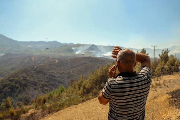 Firefighters battle wildfire in Antalya from air and ground ANTALYA, TURKIYE - JULY 30 : Fire extinguishing efforts continue both from the air and land to contain a wildfire in the Alanya district of Mugla, Turkiye on July 30, 2026. Serhat Cetinkaya Anadolu Antalya Turkey. Editorial use only. Please get in touch for any other usage.  Copyright: x2026xAnadoluxSerhatxCetinkayax