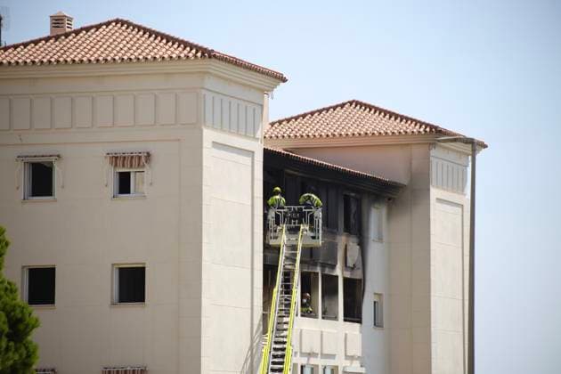 Two Children Die in a House Fire in Benalmádena, Málaga Málaga firefighters are working at the scene of the fire in Benalmádena, where two children have died. July 30, 2026, in Benalmádena, Málaga, Andalusia, Spain Two children, ages 10 and 15, died on Thursday following a fire that broke out in a home in Arroyo de la Miel in the Malaga town of Benalmádena, according to a report from 112, part of the Andalusian Emergency Agency, and the town’s municipal government. July 30, 2026 Álex Barba July 30, 2026 Benalmádena, Málaga, Andalusia, Benalmádena, Málaga, Andalusia, Spain  Copyright: xÃlexxBarbax 7695071