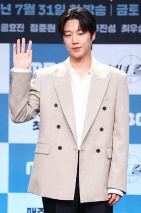 S. Korean actor Jung Jun-won S. Korean actor Jung Jun-won South Korean actor Jung Jun-won, who stars in the new drama A Bona fide Killer, poses for a photo during a publicity event in Seoul on July 30, 2026. The first episode of the drama will be aired by the MBC TV network on July 31. (Yonhap) 2026-07-30 20:12:16 < 1980-2026 YONHAPNEWS AGENCY. .> ¼­¿ïÆ¯º°½Ã EDITORIAL USE ONLY  Copyright: xx PYH2026073022600034400 YonhapxNewsx yonphotos255089