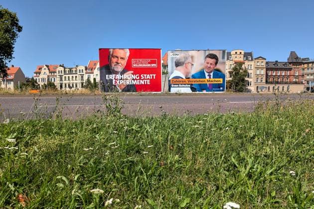 Halle (Saale), Sachsen-Anhalt, Deutschland, 30.07.2026: Wahlplakate zur Landtagswahl von Armin Willingmann (SPD) und dem aktuellen Ministerpräsidenten Sven Schulze (CDU) *** Halle-Saale, Saxony-Anhalt, Germany, July 30, 2026: Election posters for the state legislative election featuring Armin Willingmann (SPD) and the current Minister-President Sven Schulze (CDU) Copyright: xdtsxNachrichtenagenturx dts_129042