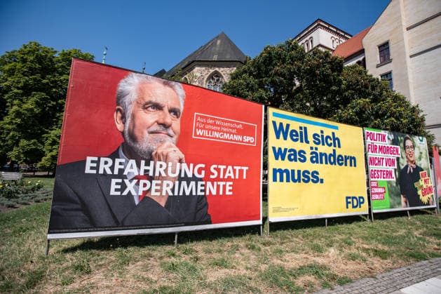 Wahlplakate von SPD mit Armin Willingmann, der FDP und der Grünen Suse Sziborra-Seidlitz in Magdeburg am 30. Juli 2026. Landtagswahlen in Sachsen-Anhalt *** Election posters for the SPD featuring Armin Willingmann, the FDP, and Suse Sziborra Seidlitz of the Greens in Magdeburg on July 30, 2026, during the state elections in Saxony-Anhalt