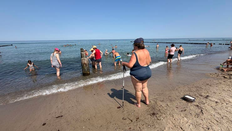 Sommer und Hitze an der Ostsse in MV Kühlungsborn 30 .07.2026 Sommer an der Ostseeküste bei über 30 Grad Vibrionen-Infektion , Gefahr im Ostsee Wasser? 25,07.2026 Copyright by: Lutz Bongarts Kühlungsborn Ort Mecklenburg-Vorpommern Deutschland *** Summer and Heat on the Baltic Sea Coast in Mecklenburg-Western Pomerania, Kühlungsborn, July 30, 2026: Summer on the Baltic Sea coast with temperatures over 30 degrees; Vibrio infection, danger in the Baltic Sea water; , July 25, 2026: . Copyright by Lutz Bongarts. Kühlungsborn, Mecklenburg-Western Pomerania, German