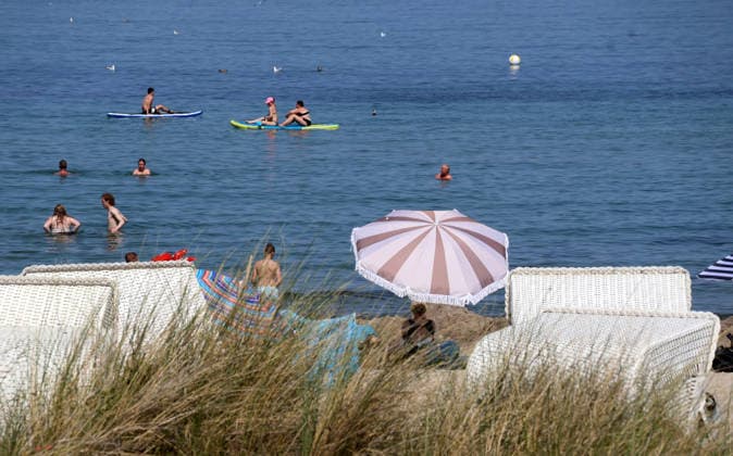 Sommer und Hitze an der Ostsse in MV Kühlungsborn 30 .07.2026 Sommer an der Ostseeküste bei über 30 Grad Der Ostseestrand mit Strandkörben und Strandmuscheln 25,07.2026 Copyright by: Lutz Bongarts Kühlungsborn Ort Mecklenburg-Vorpommern Deutschland *** Summer and Heat on the Baltic Sea Coast in Mecklenburg-Western Pomerania, Kühlungsborn, July 30, 2026 Summer on the Baltic Sea coast with temperatures over 30 degrees The Baltic Sea beach with beach chairs and beach shelters , July 25, 2026 Copyright by Lutz Bongarts Kühlungsborn, Mecklenburg-Western Pomer