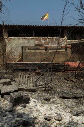 More than 1,000 residents from various municipalities evacuated due to the Vall d’Uixó fire can return to their homes. A house destroyed by a wildfire, July 30, 2026, in Alfondeguilla, Castellón, Valencian Community, Spain. The fire is entering its sixth active day, and a temperature inversion is hampering aerial firefighting efforts in some areas. The progress of the Vall d’Uixó fire now allows more than 1,000 residents from the municipalities of Torralba, Ayódar, Fuentes de Ayódar, Villamalur, Almedíjar, and Azuébar in Castellón to return to their homes, while the lockdown on the Nova Onda residential development has been lifted. JULY 30, 2026 FOREST FIRE Ángel Sá Alfondeguilla, Castellón, Valencian Community, Spain  Copyright: xÃngelxSanchezx 7695521