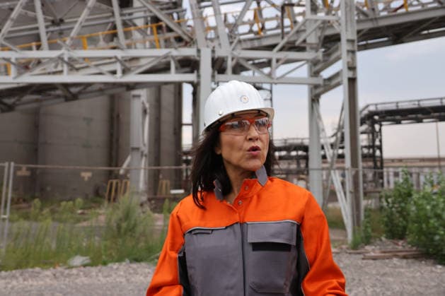 Bundeswirtschaftsministerin Reiche Stahlwerk 30.07.2026, Germany,Niedersachsen, Salzgitter Flachstahl AG, Stahlwerk, Produktion, Bundeswirtschaftsministerin Katherina Reiche besucht die Baustelle des Wasserstoff Reduktionswerkes zur künftigen grünen Stahlproduktion, Gasometer, Übersicht, Vorstand Gunnar Groebler Salzgitter Niedersachsen Germany *** Federal Minister of Economic Affairs Reiche Visits Steel Mill, July 30, 2026, Germany, Lower Saxony, Salzgitter Flachstahl AG, steel mill, production, Federal Minister of Economics Katherina Reiche visits the construction site of the hydrogen reduction plant for future green steel production, gasometer, overview, CEO Gunnar Groebler, Salzgitter, Lower Saxony, Germany