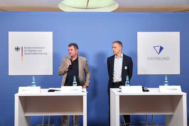 Berlin, Deutschland, 30.07.2026: Haus der Bundespressekonferenz: Offizielle Unterzeichnung einer Kooperationsvereinbarung zwischen dem BMDS und der mittelständischen IT-Wirtschaft: Sirko Scheffler, Vorstandsvprsitzender DATABUND und Markus Richter, Staatssekretär Bundesministerium für Digitales und Staatsmodernisierung *** Berlin, Germany, July 30, 2026, Federal Press Conference Center: Official signing of a cooperation agreement between the BMDS and the small and medium-sized IT sector. Sirko Scheffler, Chairman of the Board of DATABUND, and Markus Richter, State Secretary at the Federal Ministry for Digital Affairs and State Modernization. Copyright: xdtsxNachrichtenagenturx dts_129092