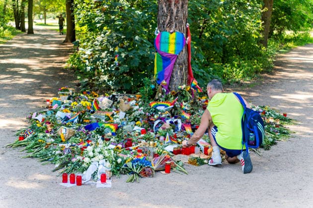 Berlin, 30.07.2026,Opfergedenken an den CSD Terroranschlag vom 25.07.26 im Großen Tiergarten *** Berlin, July 30, 2026: Memorial service for the victims of the CSD terrorist attack on July 25, 2026, in the Großer Tiergarten