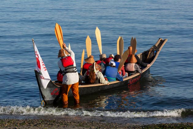 July 30, 2026, Seattle, Washington, USA: Members of the Samish Indian Nation launch their canoe from Alki Beach in Seattle on Thursday, July 30, 2026. Tribes participating in the Canoe Journey were hosted for the night by the Muckleshoot Tribe before arriving at their final destination at the Nisqually Medicine Creek Potlatch in Olympia, Washington. The annual journey includes Canoe Families from many native canoe cultures, including Native American tribes, First Nations peoples, Alaska Natives and other indigenous peoples worldwide. Seattle USA - ZUMAg235 20260730_zap_g235_024 Copyright: xPaulxChristianxGordonx