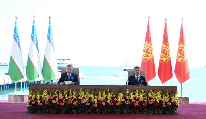 Kyrgyz President Japarov - Uzbek President Mirziyoyev meeting in Kyrgyzstan CHOLPON-ATA, KYRGYZSTAN - JULY 30: (----EDITORIAL USE ONLY - MANDATORY CREDIT - KYRGYZ PRESIDENCY HANDOUT - NO MARKETING NO ADVERTISING CAMPAIGNS - DISTRIBUTED AS A SERVICE TO CLIENTS----) Uzbek President Shavkat Mirziyoyev (L) delivers a speech after receiving the Order of Manas, First Class, Kyrgyzstan s highest state award, from Kyrgyz President Sadyr Japarov (R) during a signing ceremony in Cholpon-Ata on the shores of Lake Issyk-Kul, Kyrgyzstan, on July 30, 2026. Kyrgyz Presidency Handout Anadolu Cholpon-ata Kyrgyzstan. Editorial use only. Please get in touch for any other usage.  Copyright: x2026xAnadoluxKyrgyzxPresidencyx xHandoutx