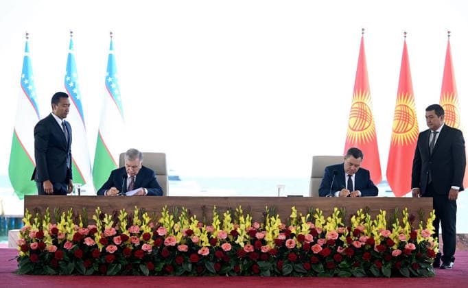 Kyrgyz President Japarov - Uzbek President Mirziyoyev meeting in Kyrgyzstan CHOLPON-ATA, KYRGYZSTAN - JULY 30: (----EDITORIAL USE ONLY - MANDATORY CREDIT - KYRGYZ PRESIDENCY HANDOUT - NO MARKETING NO ADVERTISING CAMPAIGNS - DISTRIBUTED AS A SERVICE TO CLIENTS----) Kyrgyz President Sadyr Japarov (2nd R) and Uzbek President Shavkat Mirziyoyev (2nd L) attend a signing ceremony, where they signed an agreement upgrading relations between Kyrgyzstan and Uzbekistan to the level of a strategic alliance in Cholpon-Ata on the shores of Lake Issyk-Kul, Kyrgyzstan, on July 30, 2026. Following an official welcoming ceremony at the Ruh Ordo Chingiz Aitmatov Cultural Center, the two leaders held bilateral and delegation-level talks. Kyrgyz Presidency  Copyright: x2026xAnadoluxKyrgyzxPresidencyx xHandoutx