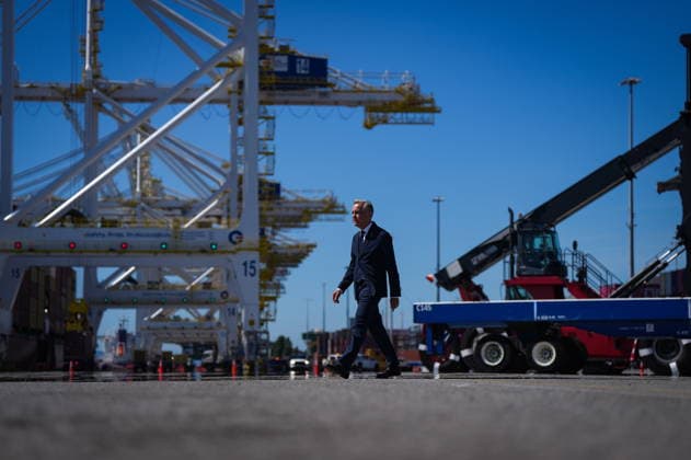 July 30, 2026, Delta, Bc, CANADA: Prime Minister Mark Carney walks to give a statement after touring Global Container Terminals Deltaport facility, at Roberts Bank in Delta, B.C., on Thursday, July 30, 2026. Delta CANADA  - ZUMAc35_ 20260730_zaf_c35_028 Copyright: xDarrylxDyckx