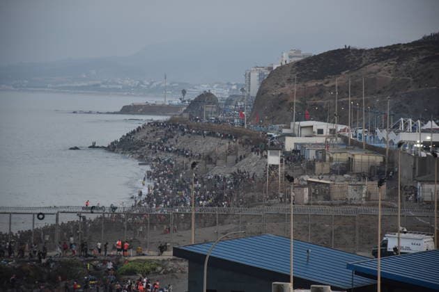 Hundreds of People Swim to Ceuta from Morocco Several people arrive in Spain from Morocco on July 30, 2026, in Ceuta, Spain Hundreds of people of Maghreb origin have crossed into Ceuta from Morocco throughout the day today, swimming and along the breakwater. Over the past week, more than 2,000 migrants have already done so. JULY 30, 2026 Europa Press 07 30 2026 Ceuta, Spain  Copyright: xEuropaxPressx 7696154