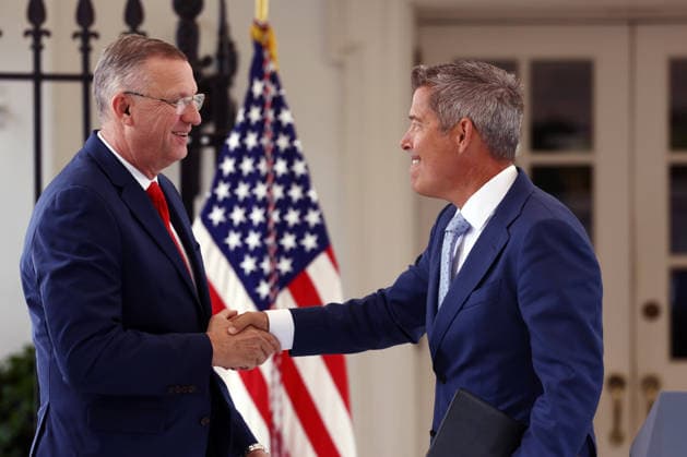 July 30, 2026, Washington, District Of Columbia, USA: United States Secretary of Transportation Sean Duffy (R) greets US Secretary for Veterans Affairs Doug Collins (L) ahead of US President Donald Trump announcing a program to allow veterans to expedite a career in commercial trucking outside the White House in Washington, DC, USA, 30 July 2026. Known as the Freedom Haulers program, the initiative would allow any US veteran who drove heavy equipment to be automatically eligible for a commercial trucking license Washington USA  - ZUMAs152 20260730_faa_s152_029 Copyright: xJimxLoScalzox-xPoolxviaxCNPx