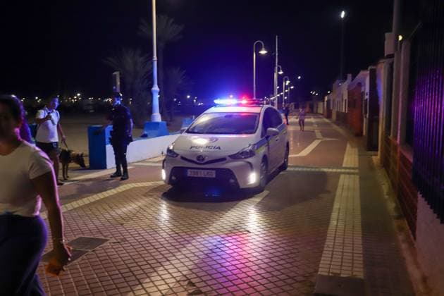 July 30, 2026, Melilla, Spain: MELILLA, Spain Ã¢â‚¬ July 31, 2026: Spanish security forces respond to a large-scale migrant crossing attempt along Melilla s border with Morocco after hundreds of migrants tried to enter the Spanish enclave through the Dique Sur, Barrio Chino, and the Beni-Enzar and Farhana border crossings. Authorities also reported attempted breaches of the border fence at Barrio Chino and Beni-Enzar, where riot-control measures were deployed. According to preliminary estimates, around 400 migrants reached Melilla by land and sea, while the Beni-Enzar border crossing was closed until further notice. The incident comes amid increased migratory pressure affecting the Spanish enclaves of Melilla and Ceuta. Melilla Spain  - ZUMAq101 20260730_zna_q101_110 Copyright: xMohaxBelkasenx