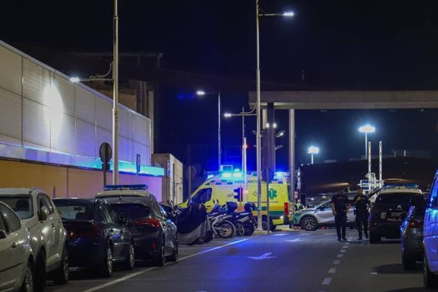 July 31, 2026, Melilla, Spain: MELILLA, Spain Ã¢â‚¬ July 31, 2026: Spanish security forces respond to a large-scale migrant crossing attempt along Melilla s border with Morocco after hundreds of migrants tried to enter the Spanish enclave through the Dique Sur, Barrio Chino, and the Beni-Enzar and Farhana border crossings. Authorities also reported attempted breaches of the border fence at Barrio Chino and Beni-Enzar, where riot-control measures were deployed. According to preliminary estimates, around 400 migrants reached Melilla by land and sea, while the Beni-Enzar border crossing was closed until further notice. The incident comes amid increased migratory pressure affecting the Spanish enclaves of Melilla and Ceuta. Melilla Spain  - ZUMAq101 20260731_zna_q101_003 Copyright: xMohaxBelkasenx
