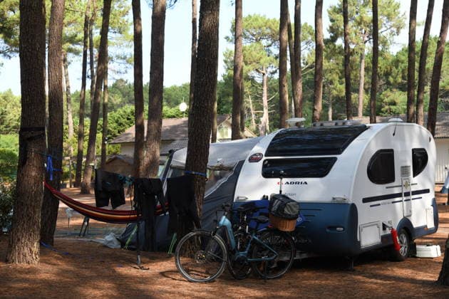 France continues wildfire battle as heat wave keeps Europe on alert BORDEAUX, FRANCE - JULY 30: An evacuated campsite stands empty near Bordeaux, France, on July 30, 2026, after campsites were evacuated and nearby beaches were cleared due to the wildfire threat. Firefighters continue battling flare-ups in the surrounding forest as efforts to contain the wildfire continue. Dragan Lekic Anadolu Bordeaux France. Editorial use only. Please get in touch for any other usage.  Copyright: x2026xAnadoluxDraganxLekicx