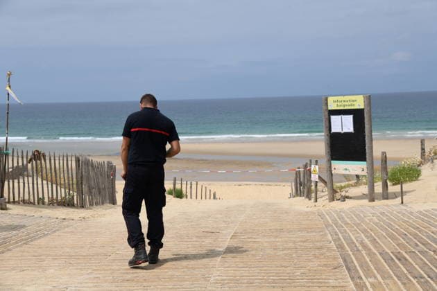 France continues wildfire battle as heat wave keeps Europe on alert BORDEAUX, FRANCE - JULY 30: An evacuated campsite stands empty near Bordeaux, France, on July 30, 2026, after campsites were evacuated and nearby beaches were cleared due to the wildfire threat. Firefighters continue battling flare-ups in the surrounding forest as efforts to contain the wildfire continue. Dragan Lekic Anadolu Bordeaux France. Editorial use only. Please get in touch for any other usage.  Copyright: x2026xAnadoluxDraganxLekicx