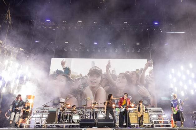 July 30, 2026, Chicago, Illinois, USA: SOMBR (SHANE BOOSE) and special guest MICHAEL CLIFFORD, ASHTON IRWIN, LUKE HEMMINGS and CALUM HOOD of 5 Seconds of Summer during the Lollapalooza Music Festival at Grant Park in Chicago, Illinois Chicago USA  - ZUMAs135 20260730_zap_s135_001 Copyright: xDanielxDeSloverx