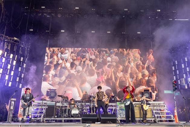 July 30, 2026, Chicago, Illinois, USA: SOMBR (SHANE BOOSE) and special guest MICHAEL CLIFFORD, ASHTON IRWIN and LUKE HEMMINGS of 5 Seconds of Summer during the Lollapalooza Music Festival at Grant Park in Chicago, Illinois Chicago USA  - ZUMAs135 20260730_zap_s135_002 Copyright: xDanielxDeSloverx